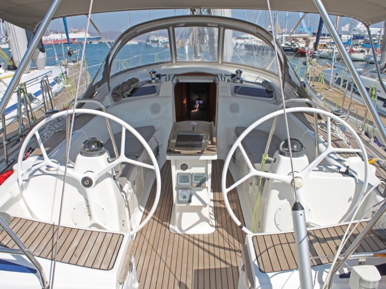 Ein Bavaria Cruiser 46 mieten in Valletta