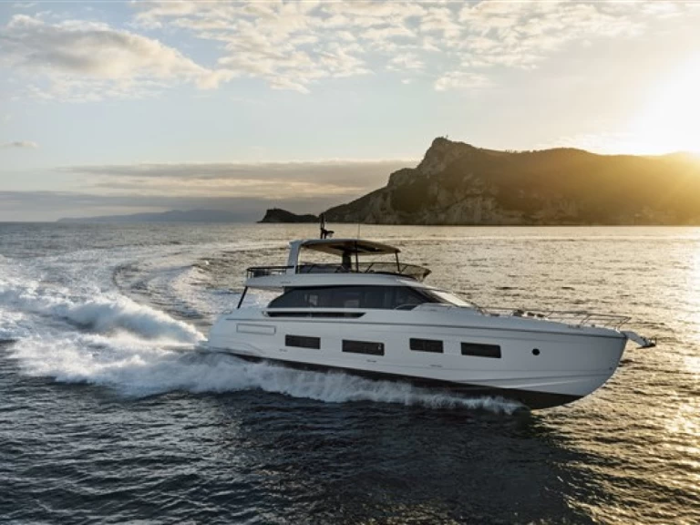 Azimut Azimut 82 Fly mieten Šibenik