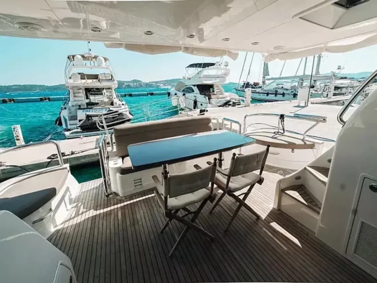 Ein Elegance Yachts Elegance 60 Fly mieten in Drage