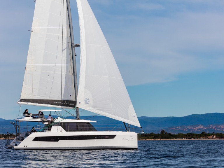Ein Leopard Catamarans / Robertson & Caine Leopard 42 - 3 cab. mieten in Saint-Raphaël