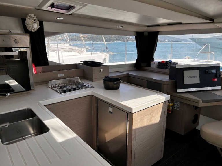 Fountaine Pajot Astrea 42 mieten Gouviá