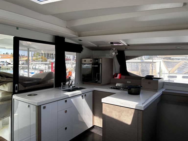 YachtCharter in Gouviá - Fountaine Pajot Astrea 42 auf SamBoat