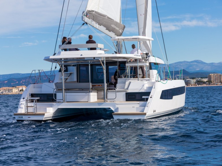 Bootsverleih Leopard Catamarans / Robertson & Caine Leopard 42 - 3 cab. Saint-Raphaël Samboat