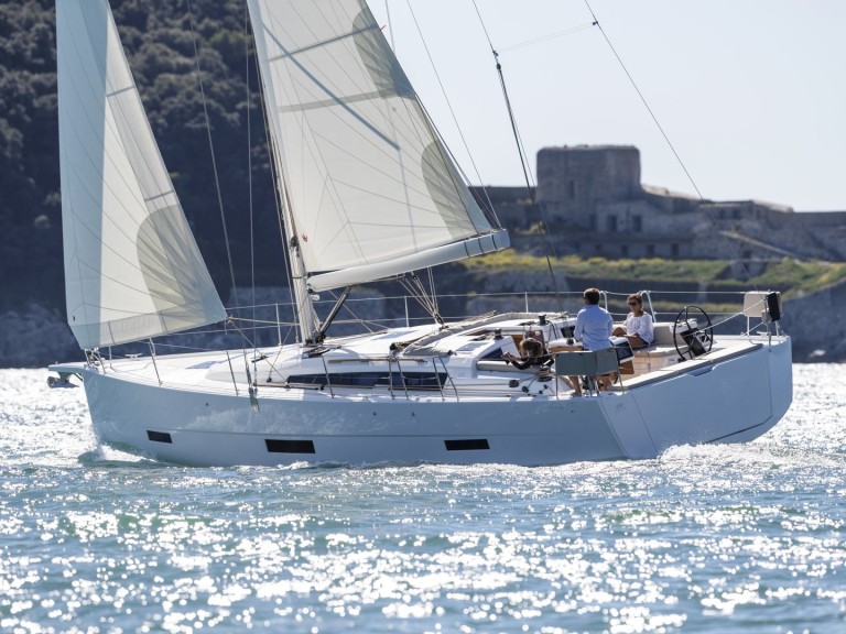 Bootsverleih Dufour Dufour 430 Gouviá Samboat