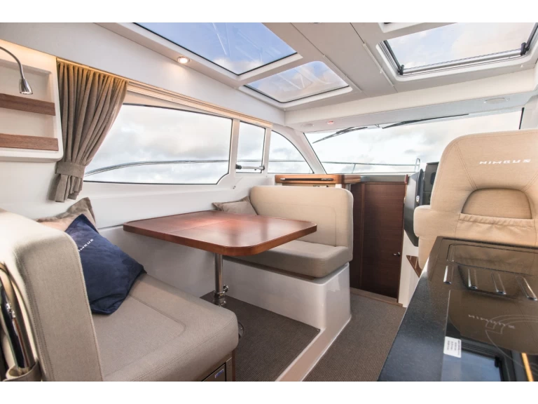 Ein Nimbus Nimbus 305 Coupe mieten in Split