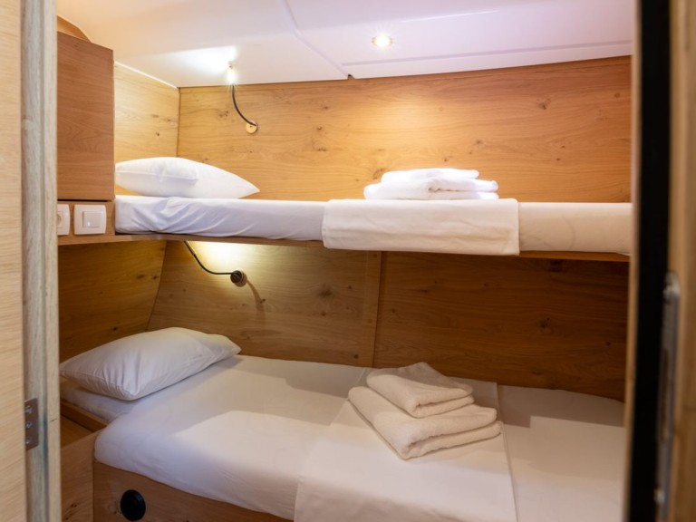 Ein Elan Impression 45 mieten in Split