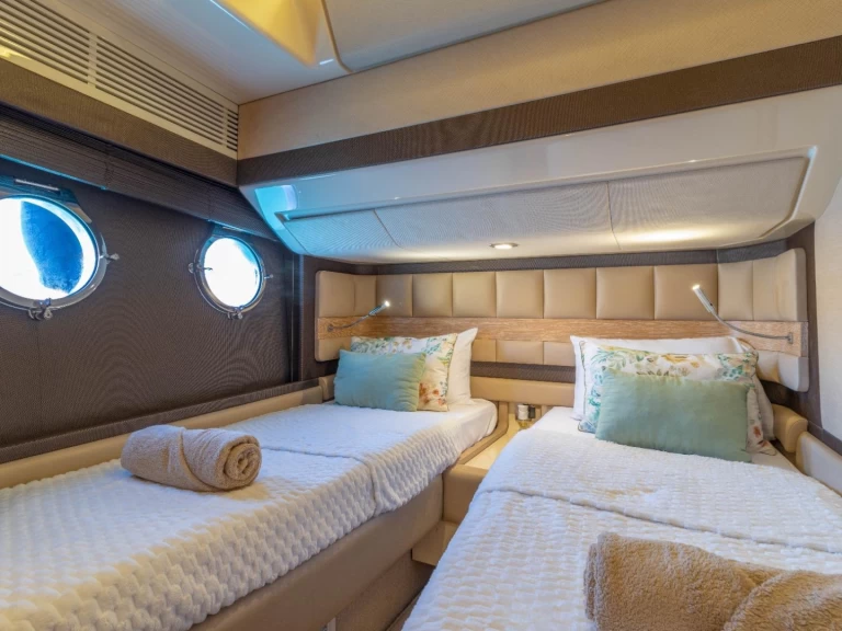 Vermietung Yacht Azimut mit Führerschein