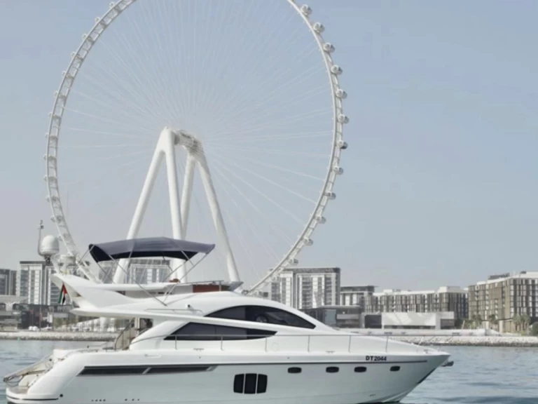 Ein PHANTOM Phantom, 52  mieten in Dubai Marina