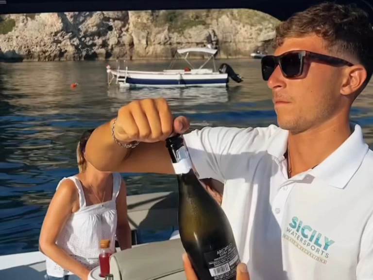 Bootsverleih LIVER CABIN 36 Letojanni Samboat