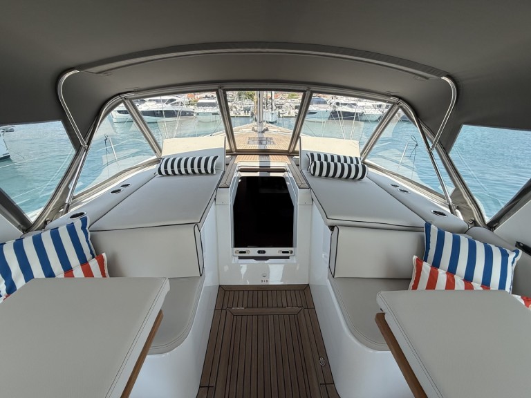 Segelboot mieten in Seget Donji zum besten Preis