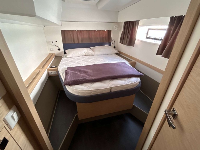 YachtCharter in Salerno - Fountaine Pajot Astrea 42 auf SamBoat