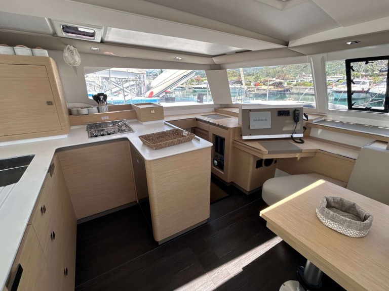 YachtCharter in Salerno - Fountaine Pajot Astrea 42 auf SamBoat