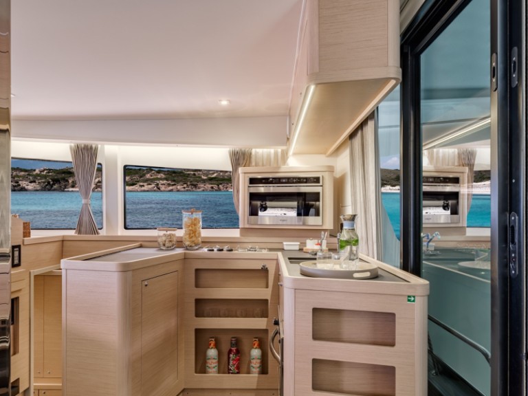 Katamaran mieten in Olbia zum besten Preis