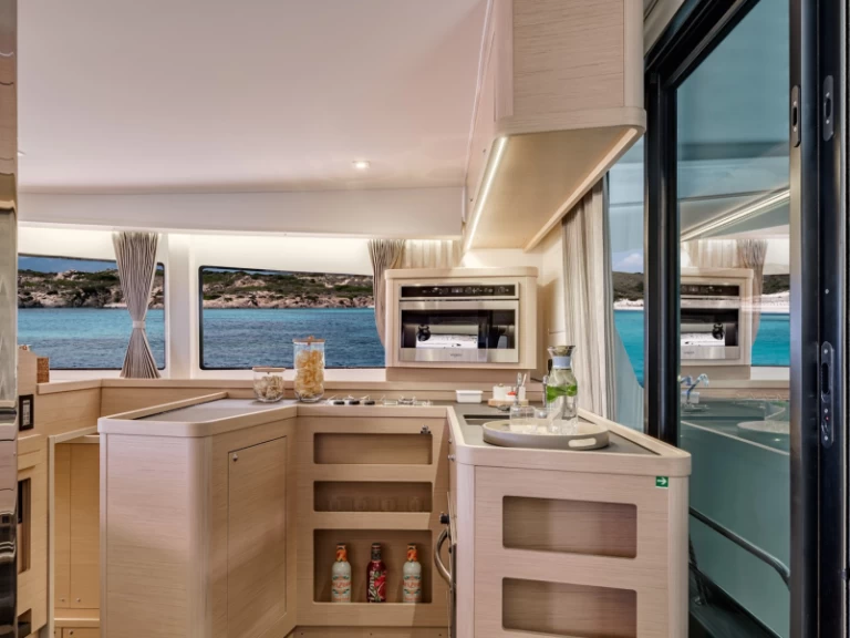 Katamaran mieten in Olbia zum besten Preis