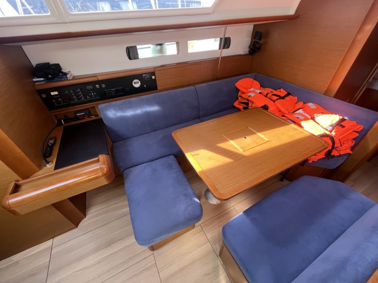 Segelboot mit oder ohne Skipper Jeanneau mieten in Sukošan