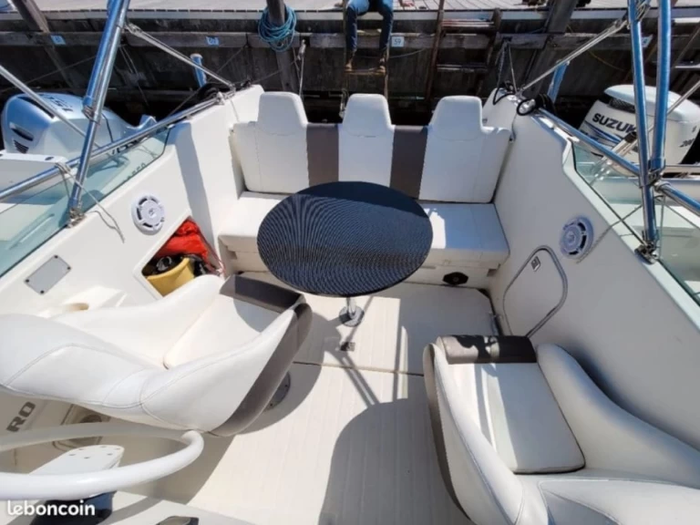 Ein Bénéteau Flyer 6 Grand Prix mieten in Port de Cannes Marina