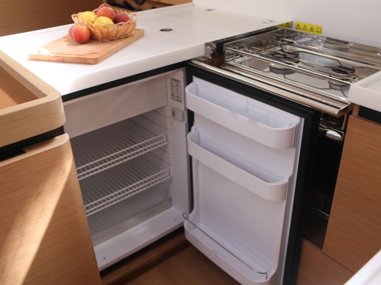 Ein Jeanneau Sun Odyssey 440 mieten in Sukošan