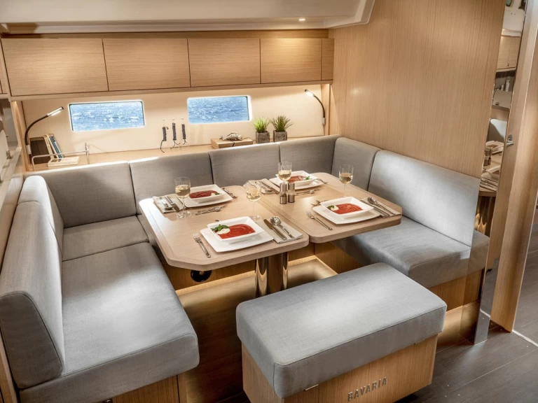 YachtCharter in Pula - Bavaria Cruiser 50 auf SamBoat