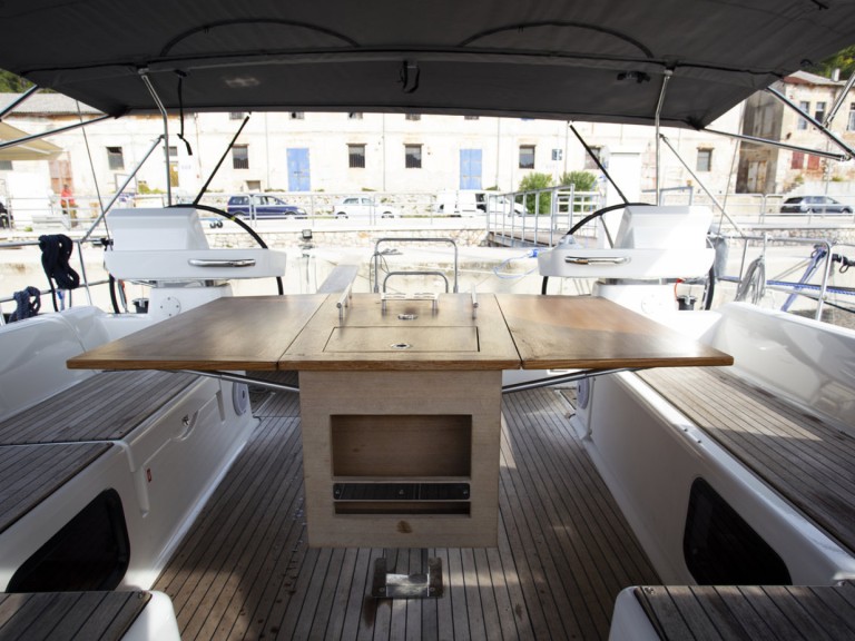 Ein Dufour Dufour 520 Grand Large mieten in Pula