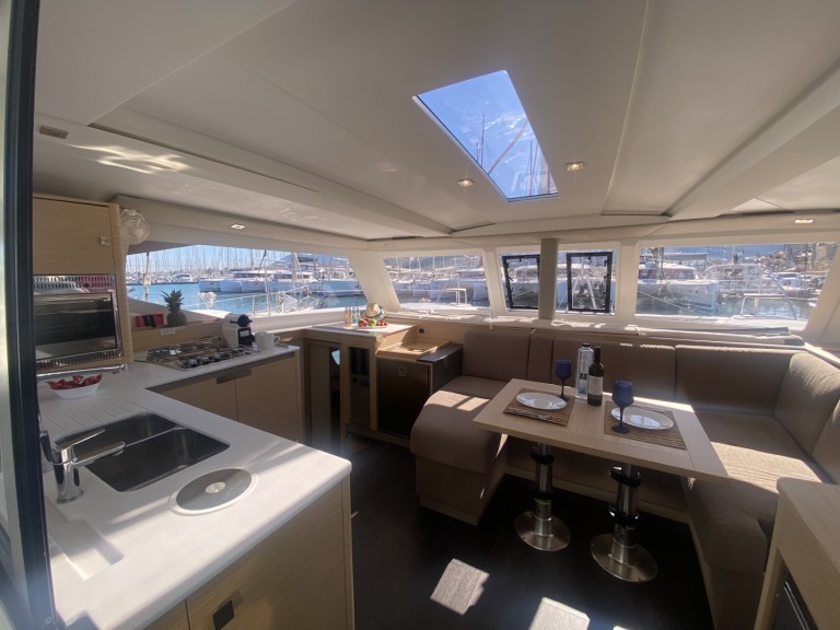 Ein Fountaine Pajot Isla 40 mieten in Lefkáda