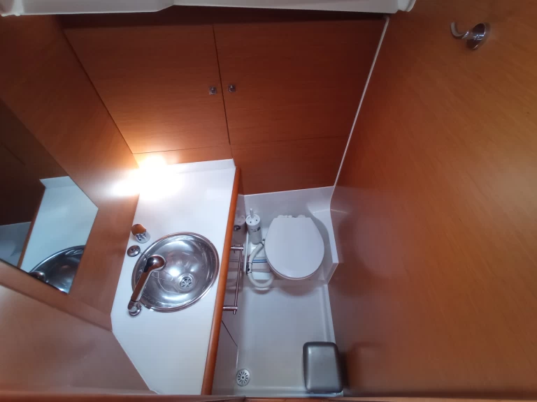 Segelboot mit oder ohne Skipper Jeanneau mieten in Lefkáda