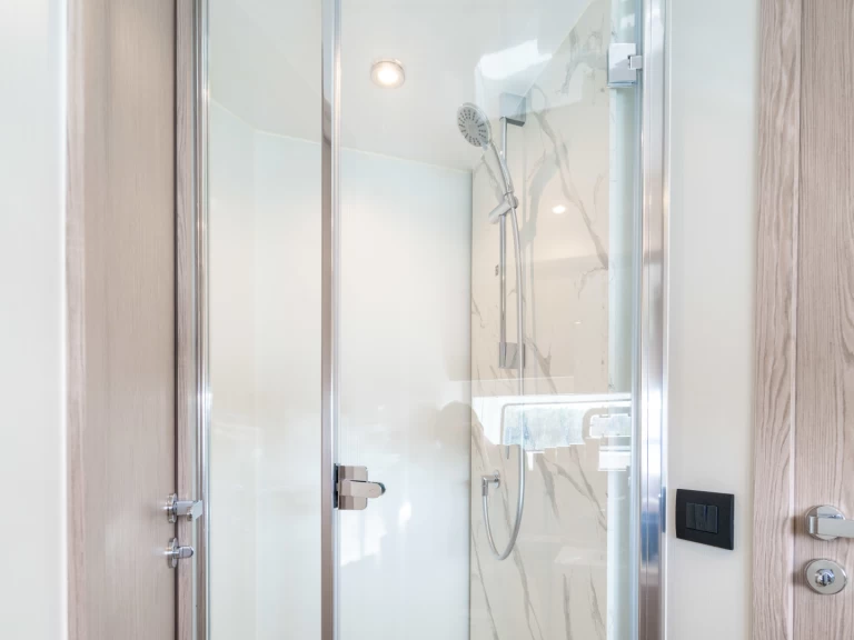 Ein Azimut Azimut 53 Fly mieten in Šibenik