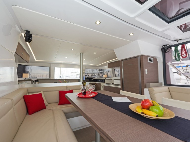 Katamaran mieten in Ávdira zum besten Preis