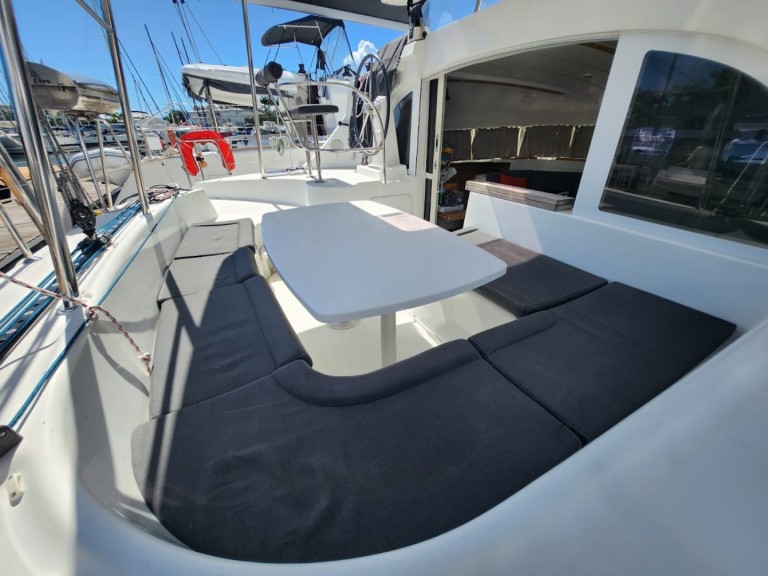 Vermietung Katamaran Bénéteau mit Führerschein