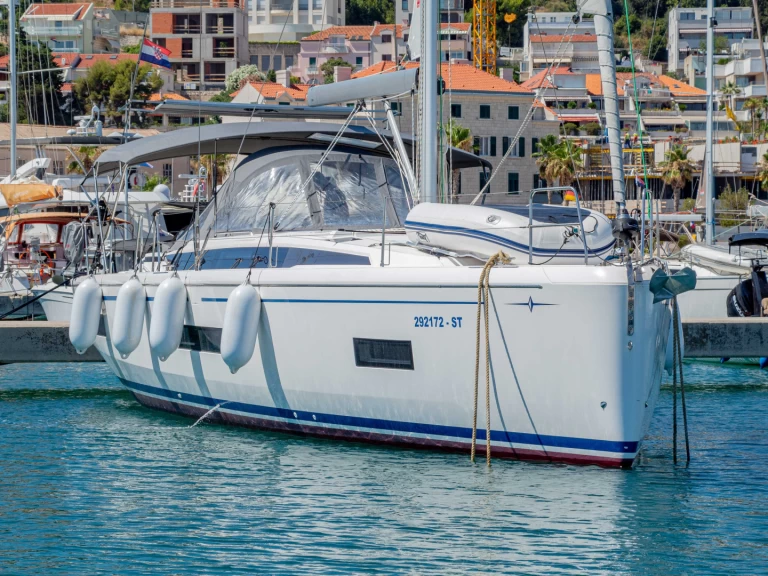 YachtCharter in Split - Bavaria Bavaria C46 auf SamBoat