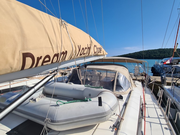 Ein Dufour Dufour 520 Grand Large mieten in Kotor