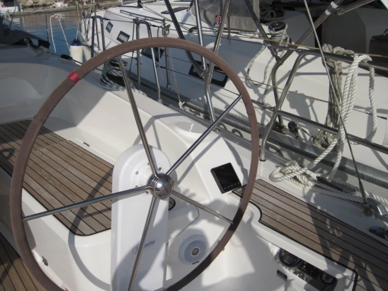 YachtCharter in Capo d'Orlando - Bavaria Cruiser 37 auf SamBoat