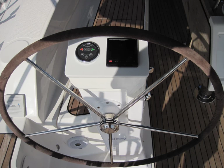 Ein Bavaria Cruiser 41 mieten in Capo d'Orlando