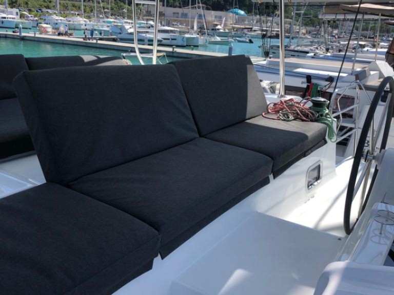 Ein Lagoon Lagoon 46 mieten in Capo d'Orlando