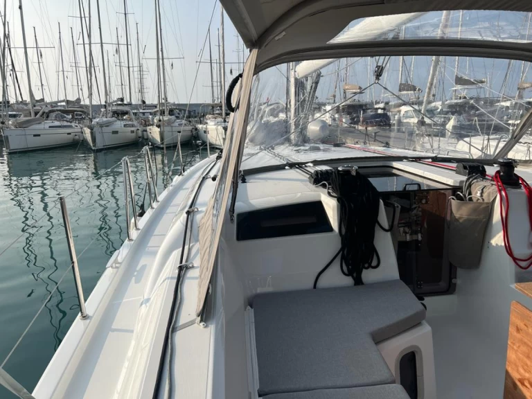 Ein Bénéteau Oceanis 40.1 mieten in Capo d'Orlando