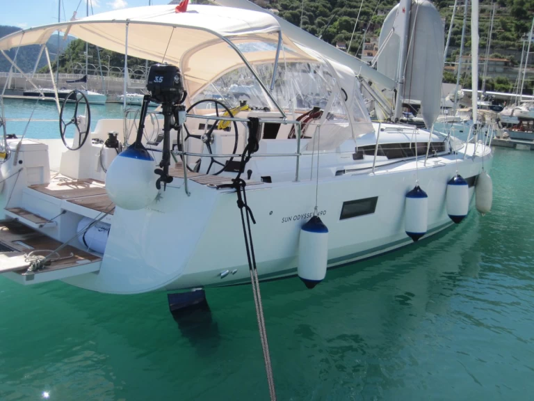 Ein Jeanneau Sun Odyssey 490 mieten in Capo d'Orlando