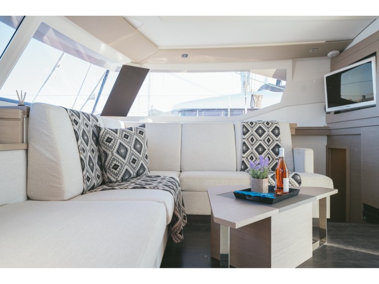 YachtCharter in Lavrion - Fountaine Pajot Fountaine Pajot 47 SAONA LUX (GEN,AC,WATERMAKER) auf SamBoat