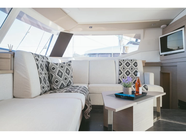 YachtCharter in Lavrion - Fountaine Pajot Fountaine Pajot 47 SAONA LUX (GEN,AC,WATERMAKER) auf SamBoat