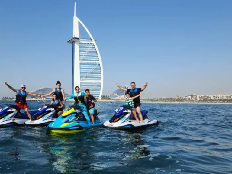 Kawasaki 15F mieten Dubai Marina