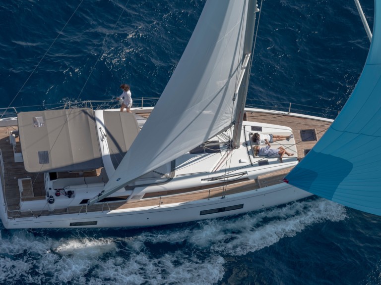 YachtCharter in Ajaccio - Bénéteau Oceanis Yacht 54 auf SamBoat