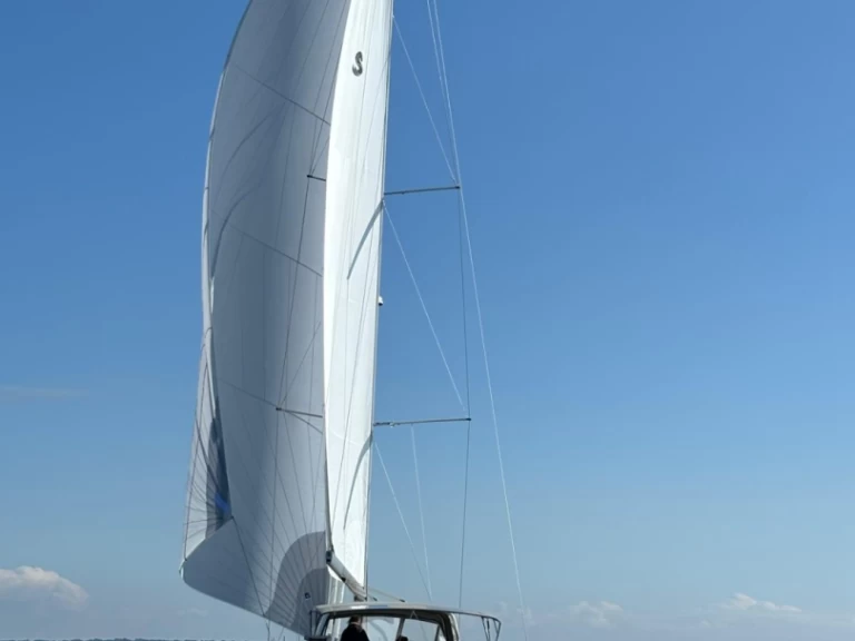 Ein Bénéteau Oceanis Yacht 54 mieten in Ajaccio