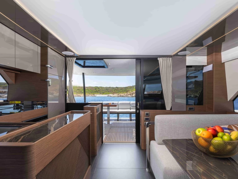 Motorboot mit oder ohne Skipper Prestige mieten in Cugnana Verde