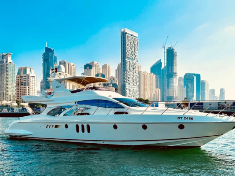 Yacht mieten in Dubai Marina zum besten Preis