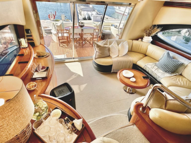 Azimut Azimut 62 Fly mieten Dubai Marina