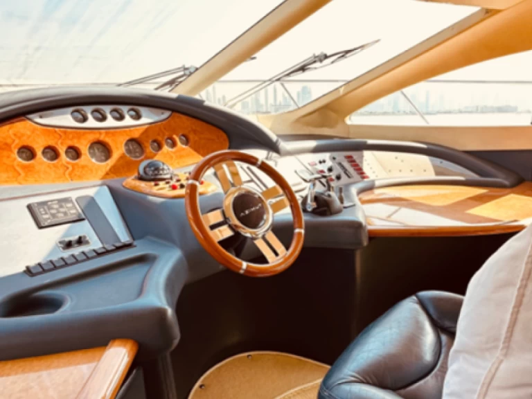 YachtCharter in Dubai Marina - Azimut Azimut 62 Fly auf SamBoat