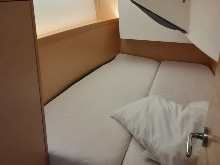 Boot mieten Salivoli günstig Sun Odyssey 349