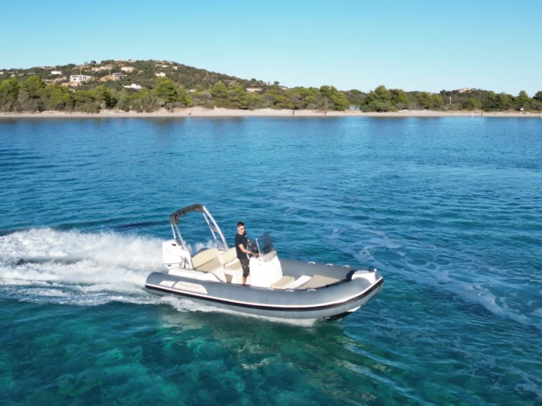 Schlauchboot mieten in Porto-Vecchio - Capelli Capelli 626 Luxe