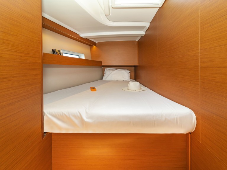 YachtCharter in Perigiali - Jeanneau Sun Odyssey 490 auf SamBoat