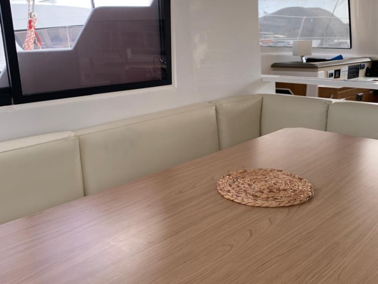 Katamaran mieten in Perigiali zum besten Preis