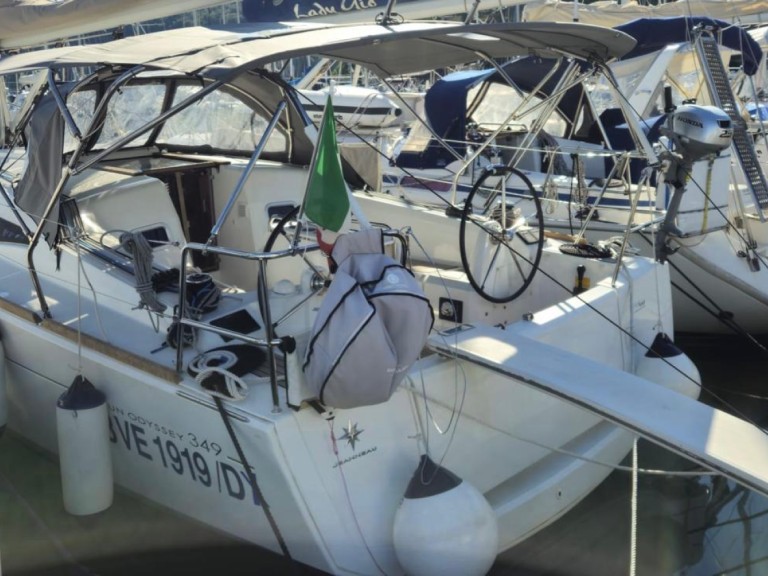 Segelboot mit oder ohne Skipper Jeanneau mieten in Salivoli