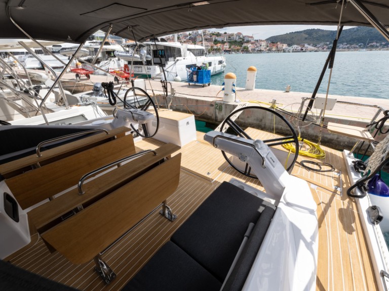 Ein Elan Impression 45 mieten in Split